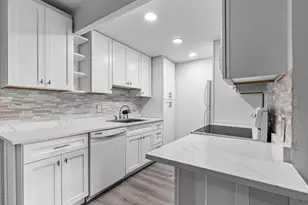 1038 Cambridge, Deerfield Beach, FL 33442 - Photo 11