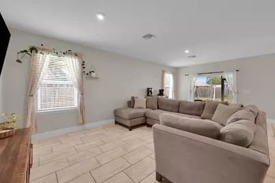 971 SW Longfellow Road, Port Saint Lucie, FL 34953 - Photo 15