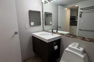 19201 Collins Ave, Sunny Isles Beach, FL 33160 - Photo 17