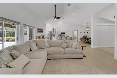 550 SE Ashley Oaks Way, Stuart, FL 34997 - Photo 9