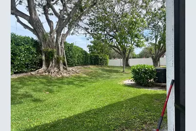 255 NW 36th Avenue, Deerfield Beach, FL 33442 - Photo 11