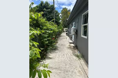 2739 Lincoln Street #Apartment 1, Hollywood, FL 33020 - Photo 13