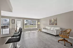 105 Greenbrier C, West Palm Beach, FL 33417 - Photo 3
