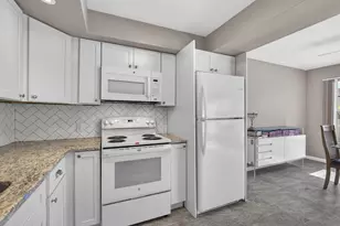 105 Greenbrier C, West Palm Beach, FL 33417 - Photo 9