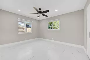 23392 E Country Club Dr Dr E, Boca Raton, FL 33428 - Photo 27