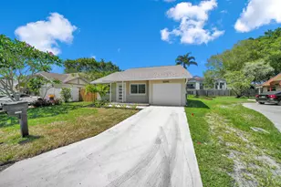 23392 Country Club Dr E, Boca Raton, FL 33428 - Photo 17