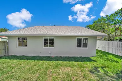 23392 E Country Club Dr Drive E, Boca Raton, FL 33428 - Photo 23