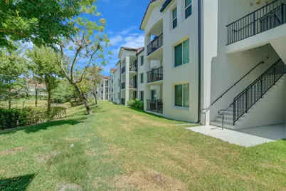 611 Villa Circle, Boynton Beach, FL 33435 - Photo 1