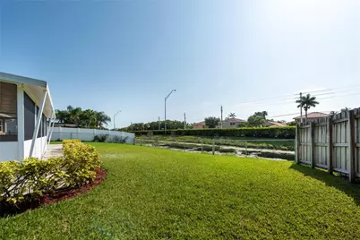 2101 NW 101st Terrace, Pembroke Pines, FL 33026 - Photo 23