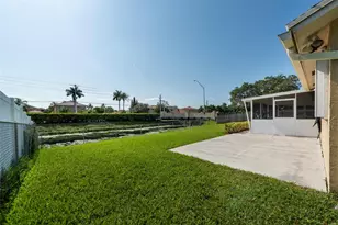2101 NW 101st Terrace, Pembroke Pines, FL 33026 - Photo 3