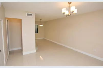 300 80th Street, Miami Beach, FL 33141 - Photo 3