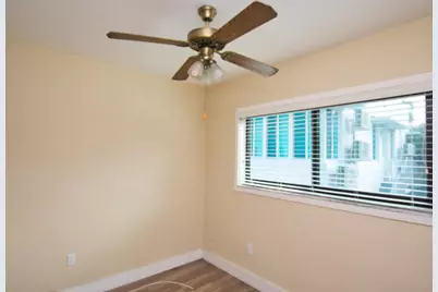 300 80th Street, Miami Beach, FL 33141 - Photo 13
