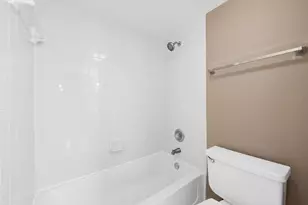 2861 N Oakland Forest Dr, Oakland Park, FL 33309 - Photo 13