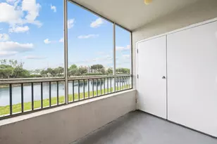2861 N Oakland Forest Dr, Oakland Park, FL 33309 - Photo 21