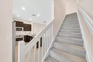 4208 N Dixie Hwy, Oakland Park, FL 33334 - Photo 9