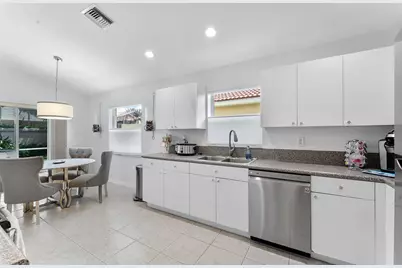 6887 Viale Elizabeth, Delray Beach, FL 33446 - Photo 15