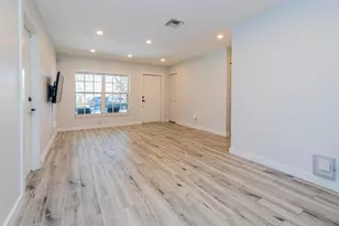 9058 NW 192nd Terrace, Miami Lakes, FL 33018 - Photo 9