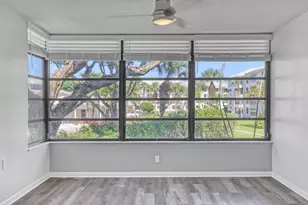 3650 Whitehall Dr, West Palm Beach, FL 33401 - Photo 9