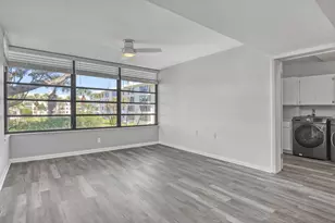 3650 Whitehall Dr, West Palm Beach, FL 33401 - Photo 7