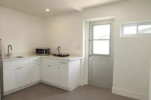 436 Fontana Dr, Palm Springs, FL 33461 - Photo 5