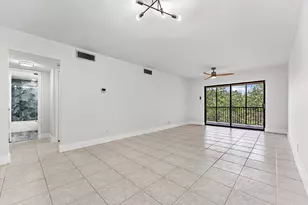 200 W Jacaranda Country Club Dr, Plantation, FL 33324 - Photo 3