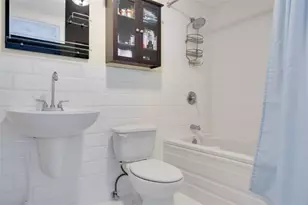 690 SW 1st Ct, Miami, FL 33130 - Photo 17