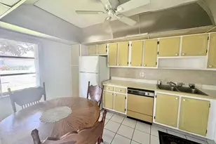 5725 E Fernley Dr Dr E, West Palm Beach, FL 33415 - Photo 5