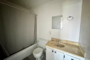 5725 E Fernley Dr Dr E, West Palm Beach, FL 33415 - Photo 9