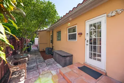 1136 NE 17th Way, Fort Lauderdale, FL 33304 - Photo 17