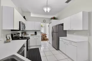 7595 Hollington Pl, Greenacres, FL 33467 - Photo 5