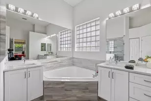 7196 Lorenzo Ln, Delray Beach, FL 33446 - Photo 25