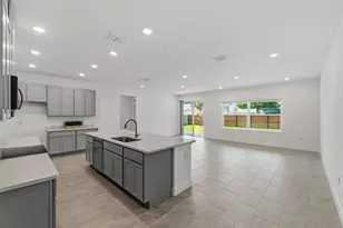 1070 SW Versailles Ave, Port Saint Lucie, FL 34953 - Photo 13