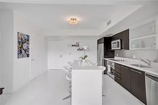 90 SW 3rd St, Miami, FL 33130 - Photo 9