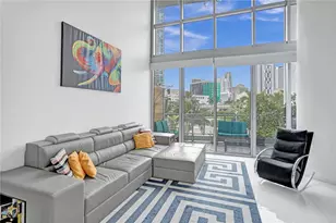 90 SW 3rd St, Miami, FL 33130 - Photo 5