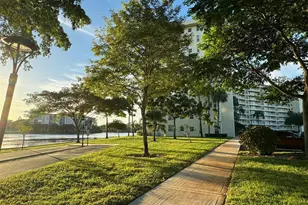 3095 N Course Dr, Pompano Beach, FL 33069 - Photo 45