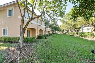 5910 Riverside Avenue, Tamarac, FL 33321 - Photo 35