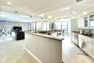 5420 N Ocean Dr, Singer Island, FL 33404 - Photo 5