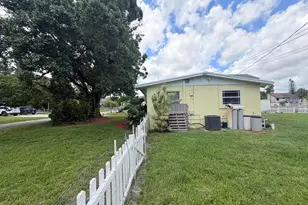 4905 Williams Rd, Palm Beach Gardens, FL 33418 - Photo 17