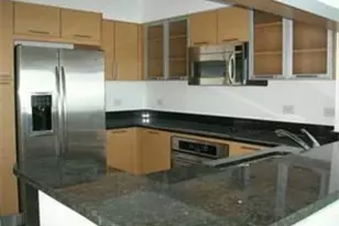 31 SE 5th St, Miami, FL 33131 - Photo 3