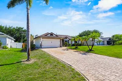 686 SW Hoffenberg Avenue, Port Saint Lucie, FL 34953 - Photo 9