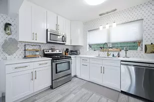 2433 NE 24th St, Lighthouse Point, FL 33064 - Photo 5
