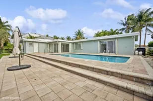 2433 NE 24th St, Lighthouse Point, FL 33064 - Photo 17