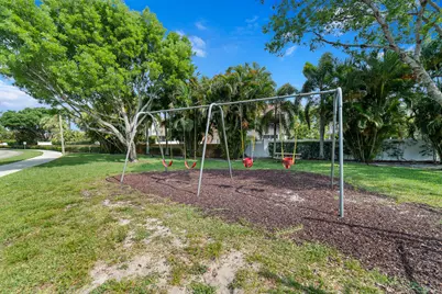 1062 Fairfax Cir W, Boynton Beach, FL 33436 - Photo 43