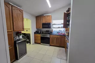 1530 Royal Forest Ct, West Palm Beach, FL 33406 - Photo 7