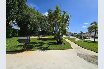 1530 Royal Forest Court, West Palm Beach, FL 33406 - Photo 39
