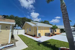 1530 Royal Forest Ct, West Palm Beach, FL 33406 - Photo 5