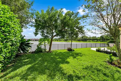 9820 S Miralago Way, Parkland, FL 33076 - Photo 45
