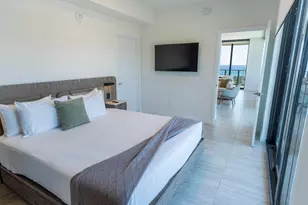 580 72nd St, Miami Beach, FL 33141 - Photo 9
