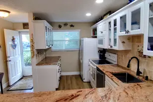 1351 Bayshore Dr, Fort Pierce, FL 34949 - Photo 9