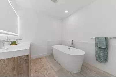 2740 NE 40th Court, Lighthouse Point, FL 33064 - Photo 11